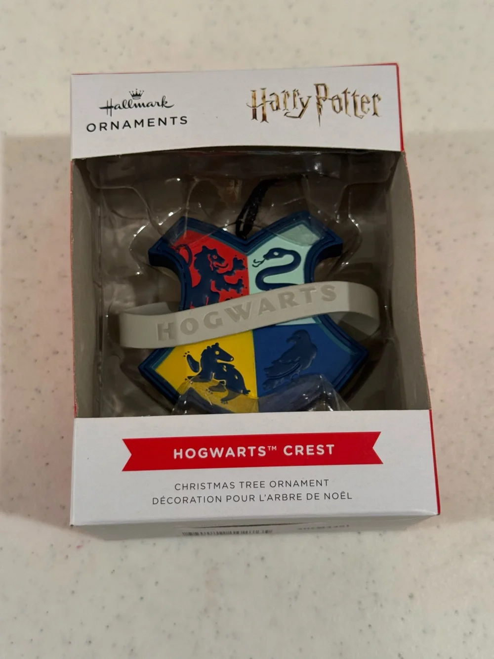 NEW Hallmark Harry Potter “ Hogwarts Crest “ Ornament
